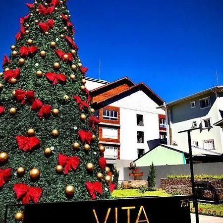 Gramado Centro Ao Lado Das Compras E Rua Coberta Vita Exterior photo